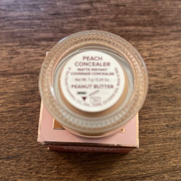 Too Faced Concealer - Picture 5 of 5